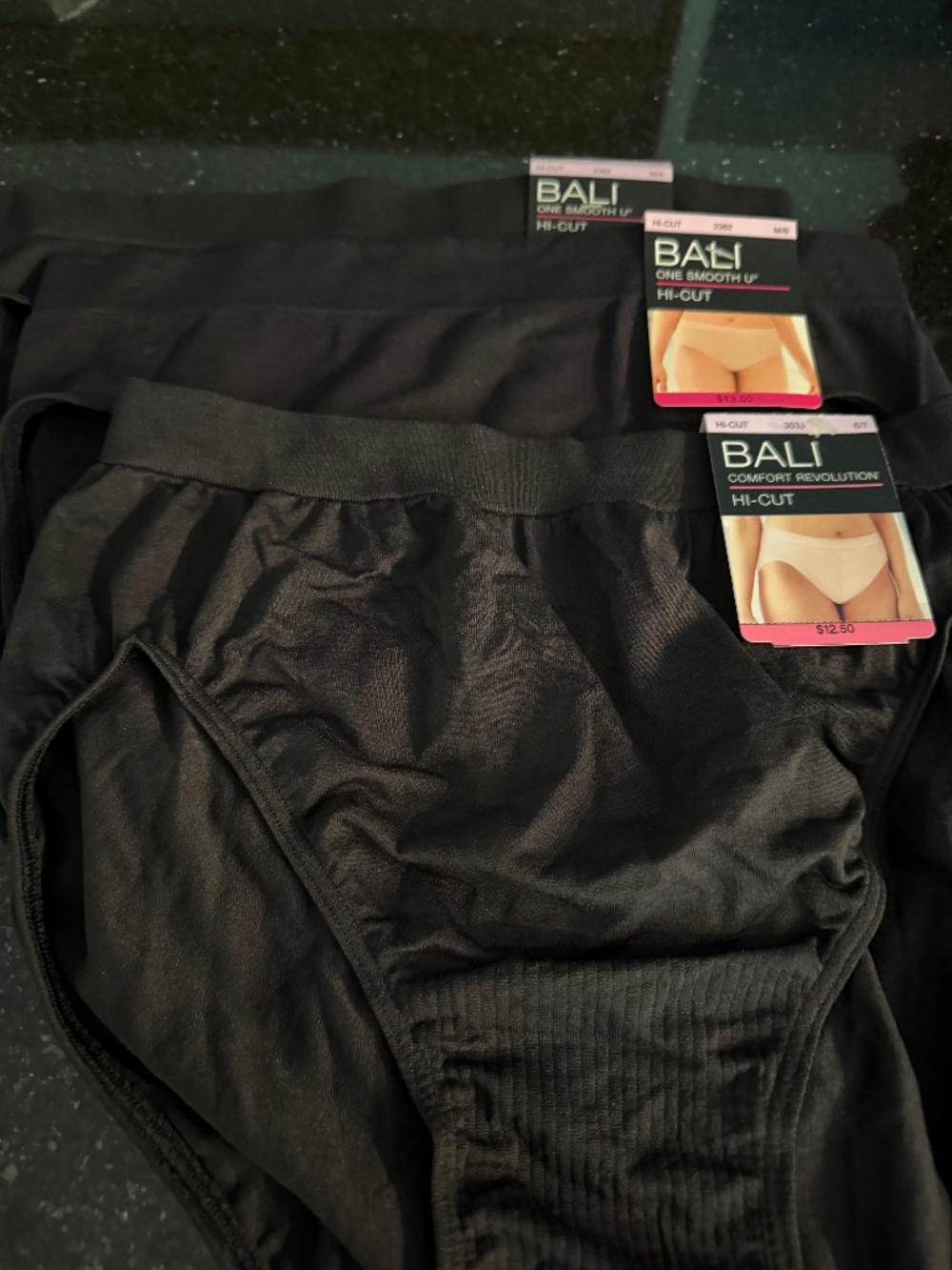 Bali One Smooth U HI-Cut Panties DF2362 BLACK Size M/6 Hi Cut Seamless